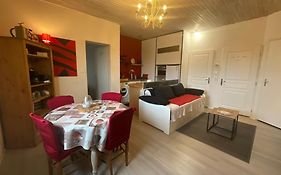 Ravissant T2, Cl 3 étoiles, 3 pers et 1 enf , 3 lits, parking et patio